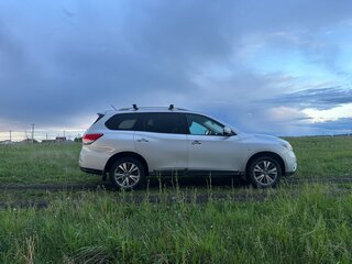 2014 Nissan Pathfinder IV, серебристый, 1800000 рублей, вид 2