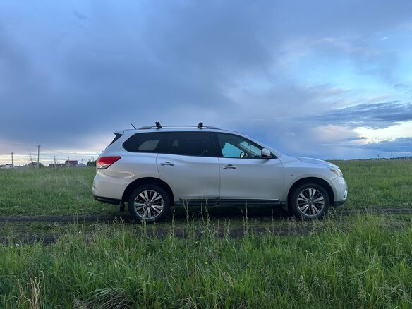 2014 Nissan Pathfinder IV, серебристый, 1800000 рублей - вид 1