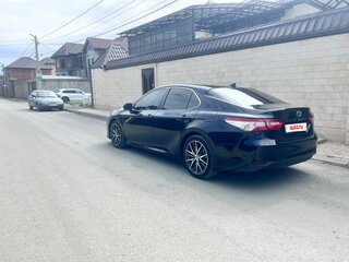 2018 Toyota Camry VIII (XV70), чёрный, 2400000 рублей, вид 4
