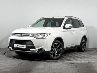2014 Mitsubishi Outlander III Рестайлинг, белый, 1310000 рублей, вид 1