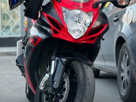 2017 Suzuki GSX-R 600, красный, 999999 рублей, вид 2