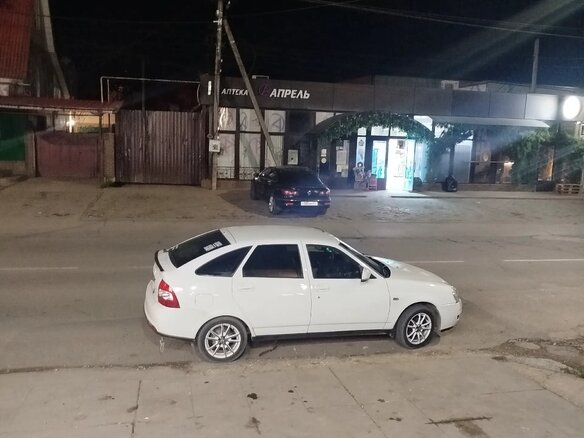 2010 Lada (ВАЗ) Priora I, белый, 300000 рублей - вид 3