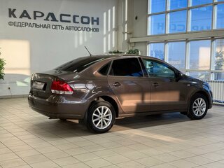 2015 Volkswagen Polo V, коричневый, 865000 рублей, вид 2