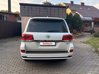 2020 Toyota Land Cruiser 200 Series Рестайлинг 2, белый, 8900000 рублей, вид 5