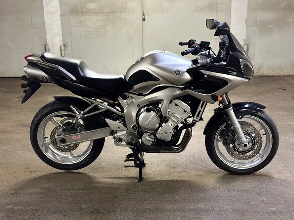 2004 Yamaha FZ6, серый, 515000 рублей