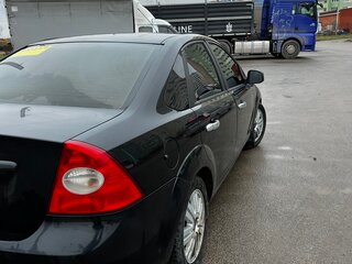 2011 Ford Focus II Рестайлинг, чёрный, 580000 рублей, вид 3