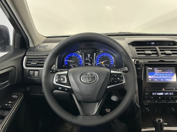 2016 Toyota Camry VII (XV50) Рестайлинг, белый - вид 16