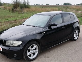 2005 BMW 1 серии 118i I (E81/E82/E87/E88), чёрный, 570000 рублей, вид 1