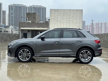 2023 Audi Q3 35 TFSI II (F3), серый, 2575000 рублей, вид 4