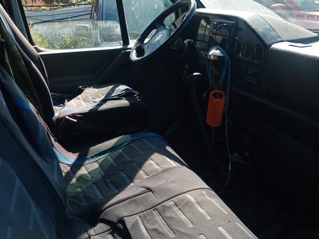 2004 Volkswagen LT, голубой, 700000 рублей, вид 3