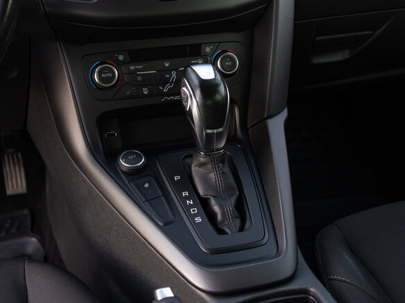 2017 Ford Focus III Рестайлинг, белый, 1400000 рублей - вид 26