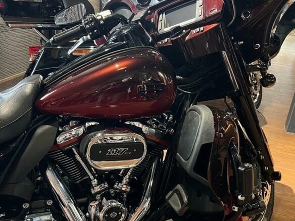 2018 Harley-Davidson CVO Limited, красный, 2600000 рублей - вид 2