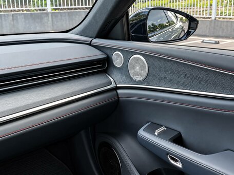 2026 Zeekr 001 103 kWh I Рестайлинг 2, чёрный, 11550000 рублей, вид 4