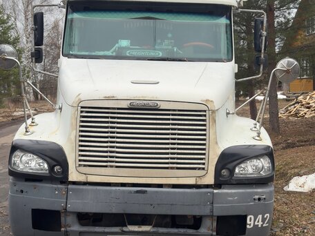 2001 Freightliner Century Class, белый, 1900000 рублей, вид 2