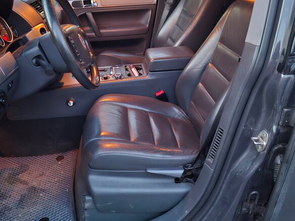 2007 Volkswagen Touareg I Рестайлинг, чёрный, 1250000 рублей - вид 6