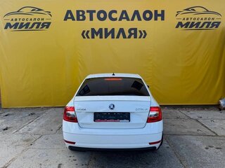 2020 Skoda Octavia III (A7) Рестайлинг, белый, 1980000 рублей, вид 4