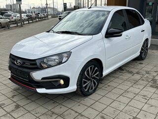 2026 Lada (ВАЗ) Granta Sport I Рестайлинг, белый, 1637000 рублей, вид 1