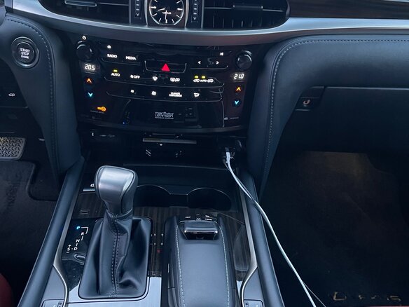 2020 Lexus LX 570 III Рестайлинг 2, чёрный, 13000000 рублей - вид 13