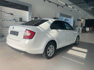 2017 Skoda Rapid I Рестайлинг, белый, 700000 рублей, вид 4