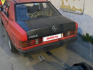 1984 Mercedes-Benz 190 (W201), красный, 130000 рублей, вид 1