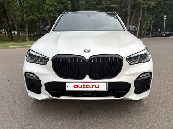 2020 BMW X5 40i IV (G05/G18), белый, 8525000 рублей - вид 4