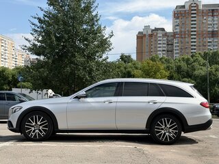 2019 Mercedes-Benz E-Класс All-Terrain 220 d V (W213, S213, C238), серебристый, 2890000 рублей, вид 4