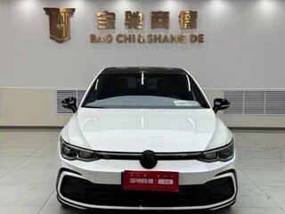 2023 Volkswagen Golf VIII, белый, 1970000 рублей, вид 2