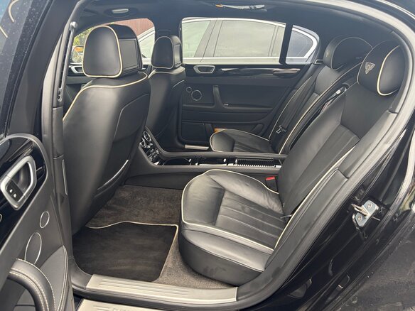 2011 Bentley Continental Flying Spur, чёрный, 2850000 рублей - вид 15
