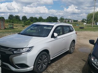 2022 Mitsubishi Outlander III Рестайлинг 3, белый, 2385000 рублей, вид 3