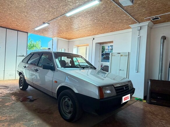 2003 Lada (ВАЗ) 21093i, серебристый, 420000 рублей - вид 1