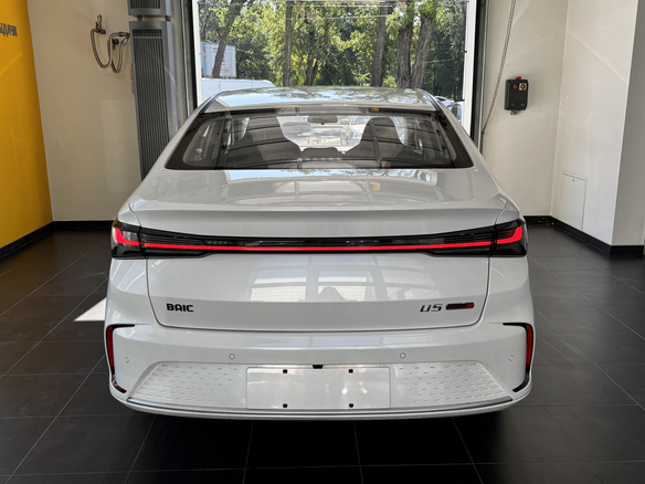 2025 BAIC U5 Plus, белый, 2300000 рублей - вид 4