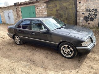 1994 Mercedes-Benz C-Класс 180 (PMS) I (W202), чёрный, 160000 рублей, вид 2