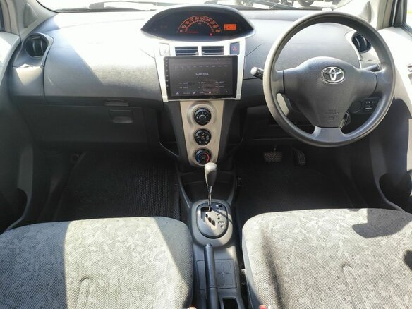2009 Toyota Vitz II (XP90), серебристый - вид 34