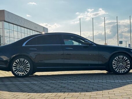2021 Mercedes-Benz S-Класс 450 Long 4MATIC VII (W223), чёрный, 7999500 рублей, вид 4