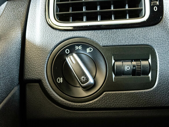 2017 Volkswagen Polo V Рестайлинг, серебристый - вид 14
