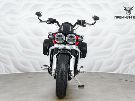 2023 Triumph Rocket 3, красный, 2599000 рублей, вид 4