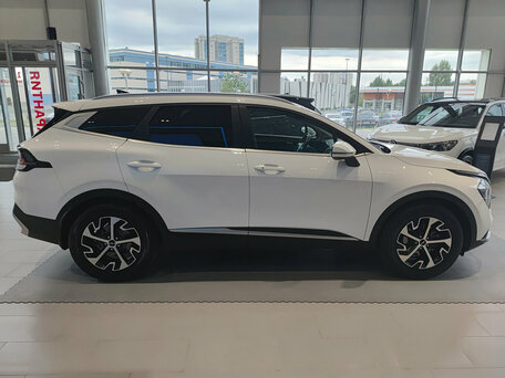 2023 Kia Sportage V, белый, 3540000 рублей, вид 4