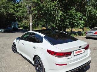 2018 Kia Optima IV Рестайлинг, белый, 2150000 рублей, вид 3