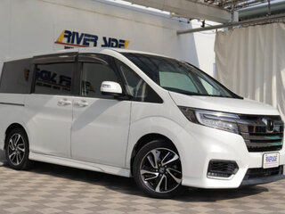 2022 Honda Stepwgn Spada V Рестайлинг, белый, 1700000 рублей, вид 4