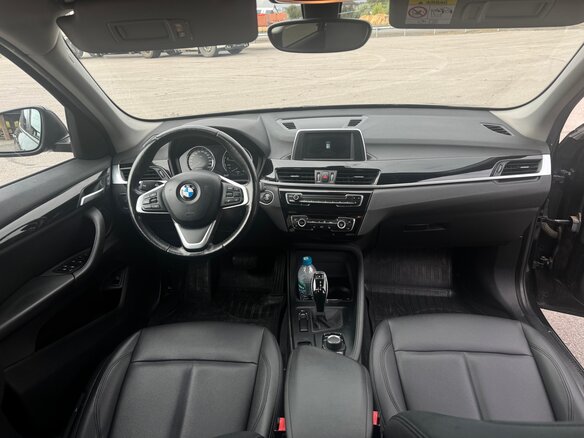 2018 BMW X1 18i sDrive II (F48), чёрный - вид 9