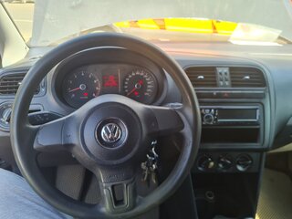 2013 Volkswagen Polo V, серый, 379000 рублей, вид 4