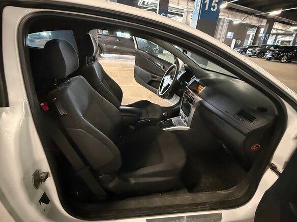 2009 Opel Astra GTC H Рестайлинг, белый, 335000 рублей - вид 23
