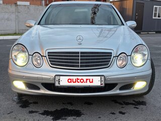 2005 Mercedes-Benz E-Класс 200 III (W211, S211), серебристый, 880000 рублей, вид 3