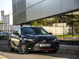 2021 Toyota Camry VIII (XV70) Рестайлинг, чёрный, 2399777 рублей, вид 1