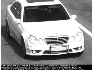 2004 Mercedes-Benz E-Класс 320 III (W211, S211), белый, 1050000 рублей, вид 2