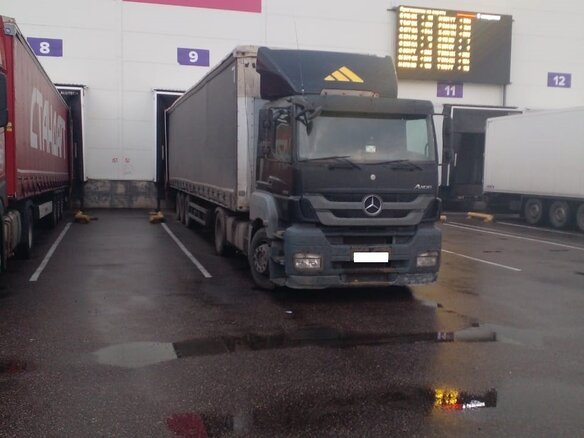 2012 Mercedes-Benz Axor, чёрный, 1600000 рублей - вид 2