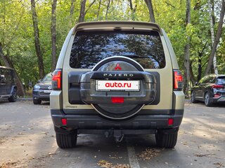 2012 Mitsubishi Pajero IV Рестайлинг 1, бежевый, 2000000 рублей, вид 4