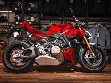 2026 Ducati Streetfighter V4, красный, 3350000 рублей, вид 1