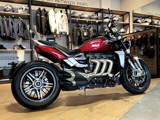 2023 Triumph Rocket 3, красный, 2990000 рублей, вид 5