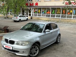 2005 BMW 1 серии 116i I (E81/E82/E87/E88), серебристый, 575000 рублей, вид 1
